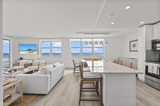 Building Photo - 2 br, 2 bath House - 5440 N Ocean Dr # 306