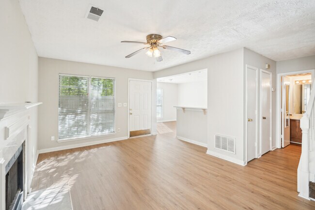 Foto del edificio - 1066 Rock Creek Ln