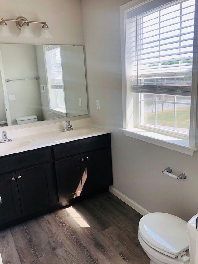 Building Photo - Coming Soon- Beautiful 3 Bedroom, 2.5 Bath...