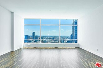 Building Photo - 900 W Olympic Blvd