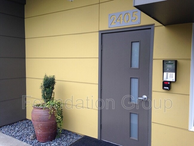 Building Photo - 2405 NW 65th St