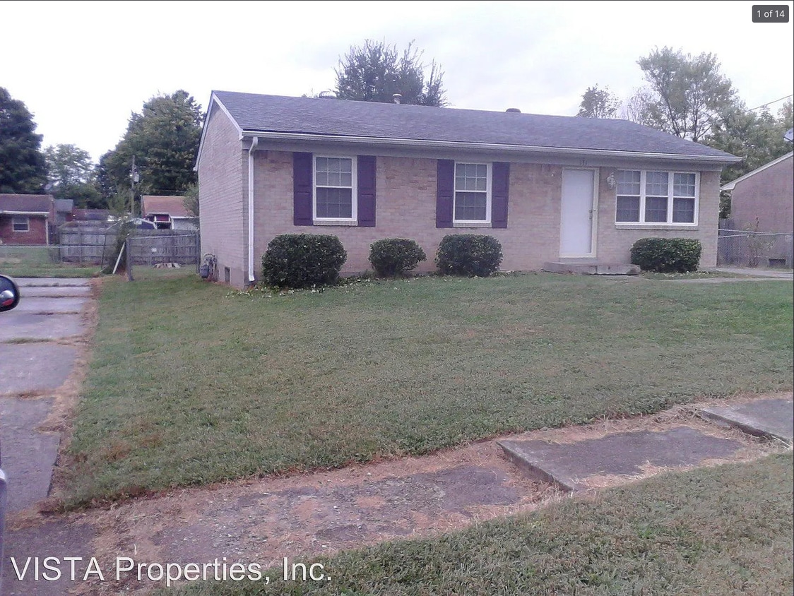 Building Photo - 131 Sanna Dr