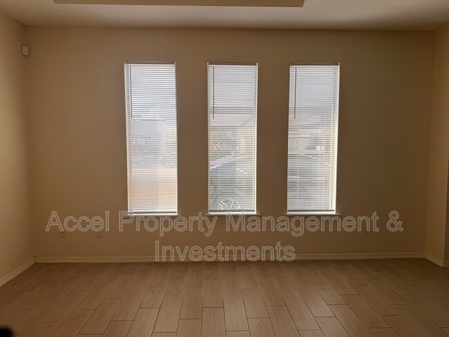 Building Photo - 209 Teak Dr