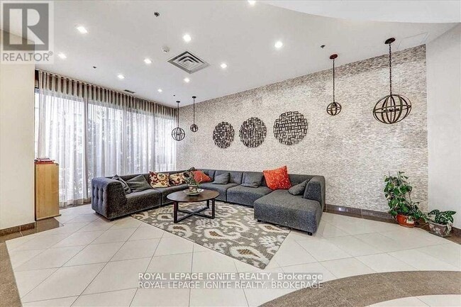 Building Photo - 760 Sheppard Ave W
