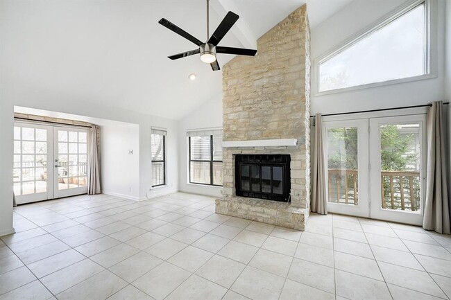 Building Photo - 4407 Jessamine Hollow