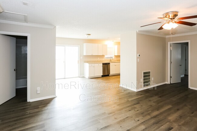 Foto del edificio - 2700 Sunset Dr