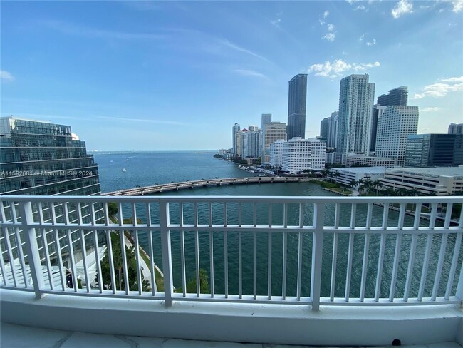 Foto del edificio - 701 Brickell Key Blvd