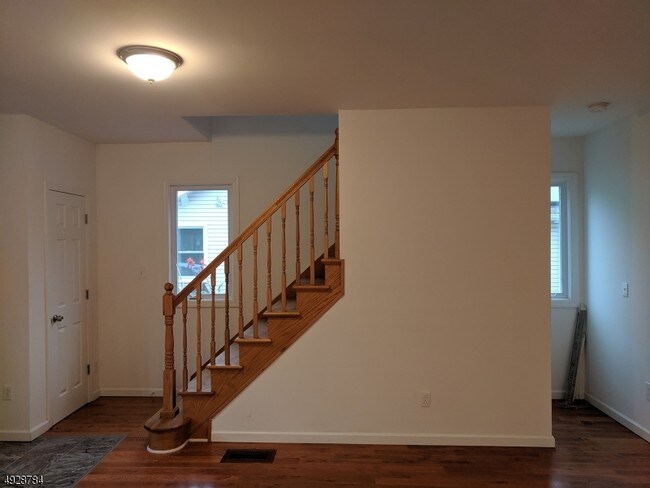 Foto del edificio - 113 Ridgedale Ave