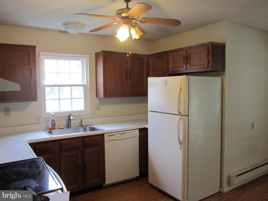 Primary Photo - 164 Dorchester Dr