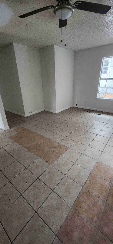 Building Photo - 710 W Vestal Pl