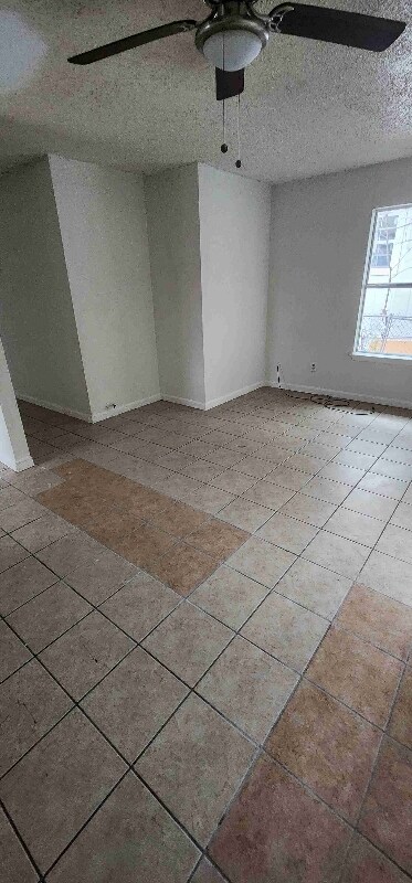 Foto del edificio - 710 W Vestal Pl