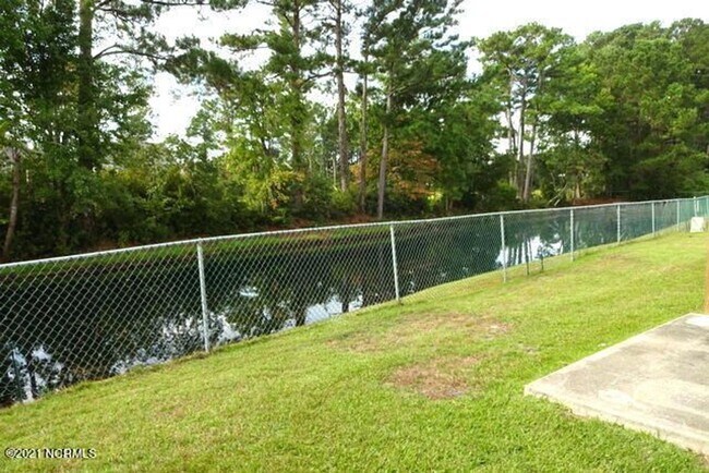 Building Photo - Silver Creek Village | 2 Bed, 2 Bath | Monkey Junction