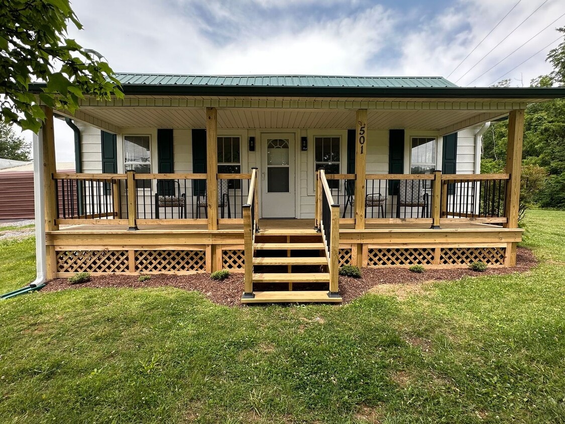 Foto principal - IMMACULATE, completely remodeled, one leve...