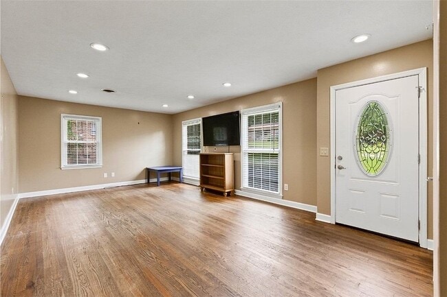 Foto del edificio - 833 Cahaba Dr
