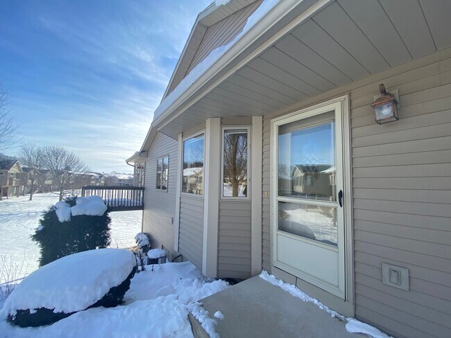 Building Photo - 2146 Creekside Dr SW