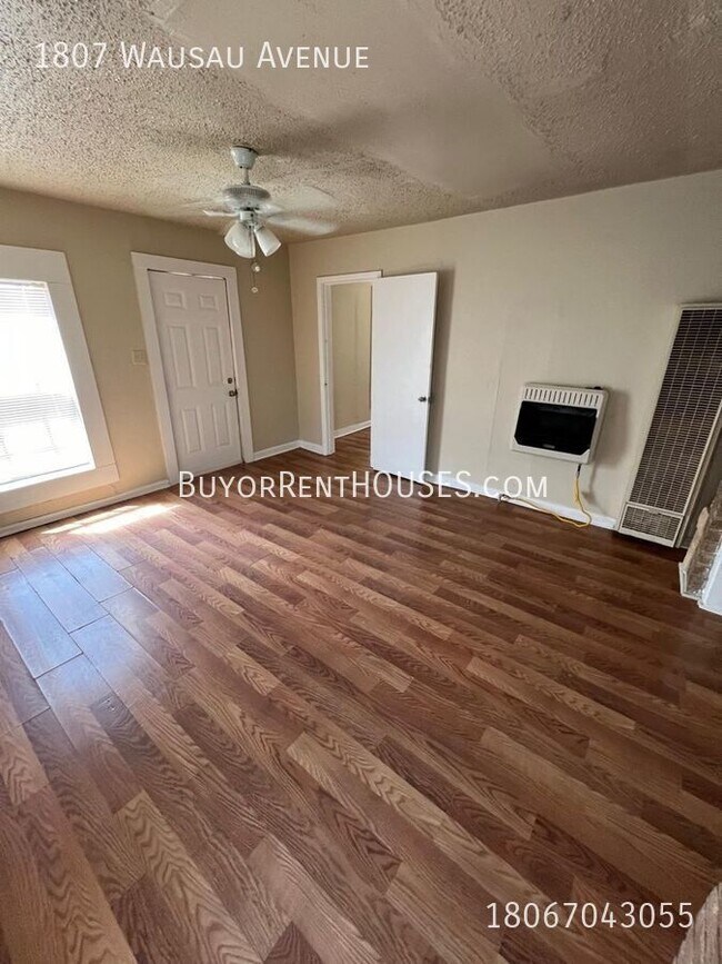Foto del edificio - RENT is $895+ Pay $0 deposit at Move-In (S...