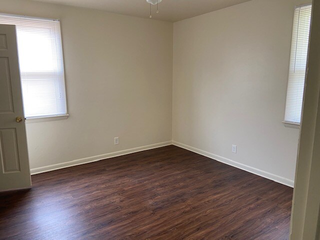 Foto del edificio - 2328 Tinnell Ct