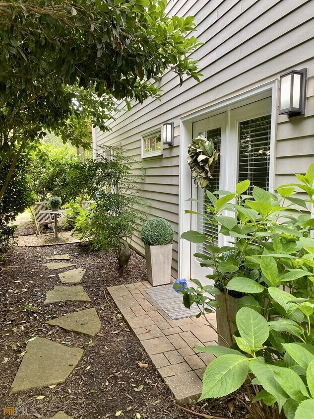 1301 Rustic Ridge Dr NE Unit B, Brookhaven, GA 30319 Apartment for