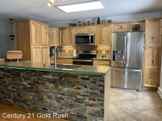 Building Photo - 4 br, 2 bath House - 530 Auklet Place