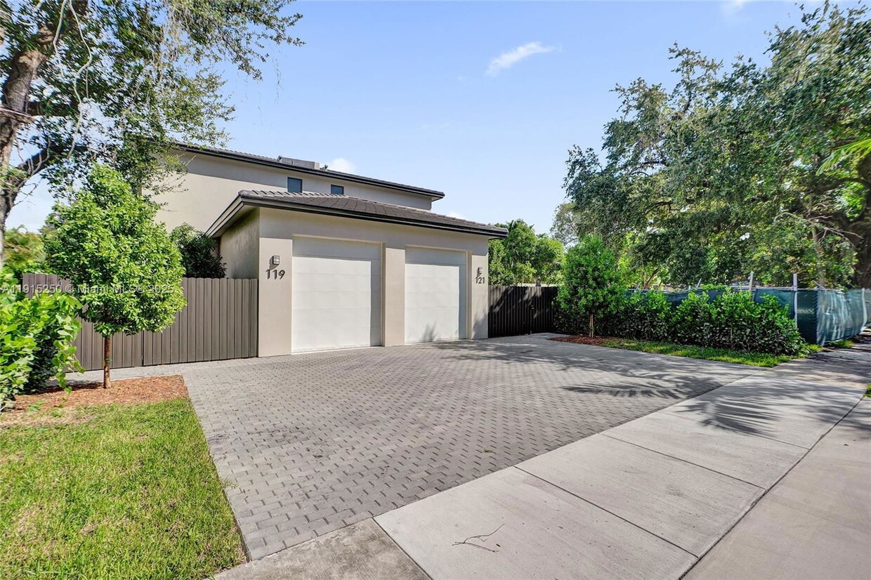 Photo - 119 Northeast 118th Street, Miami, FL 33161 - 4 BR 3 BA townhouse