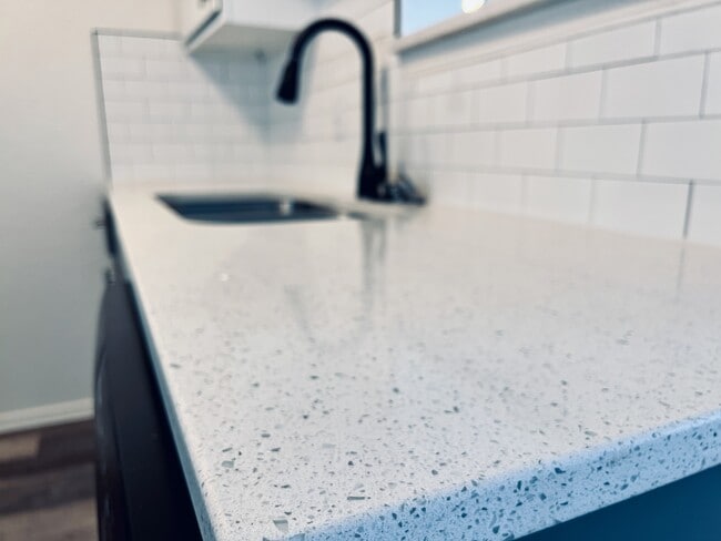 Foto del edificio - Alameda Pointe