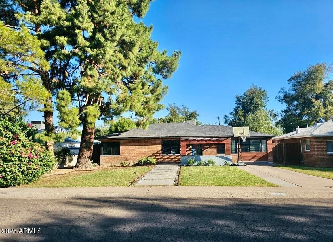 Foto principal - 1520 W Berridge Ln