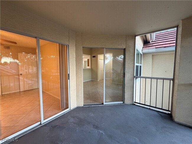 Foto del edificio - 12520 Equestrian Cir