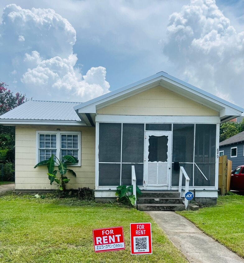 Primary Photo - 849 Geranium St