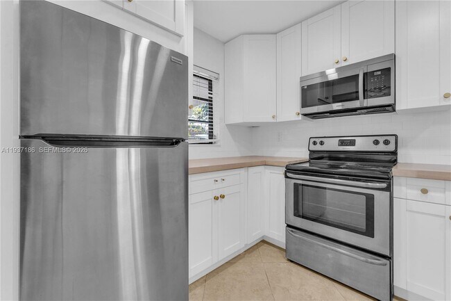 Foto del edificio - 5208 NE 5th Ave