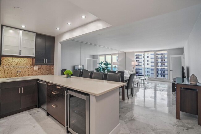 Foto del edificio - 2301 Collins Ave