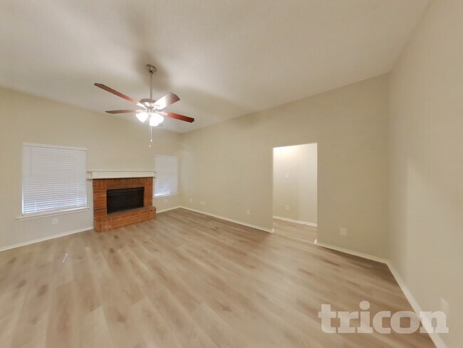 Foto del edificio - 1704 Fern Dr