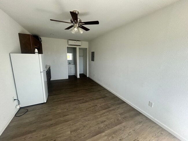 Foto del edificio - 143 Claire Ave