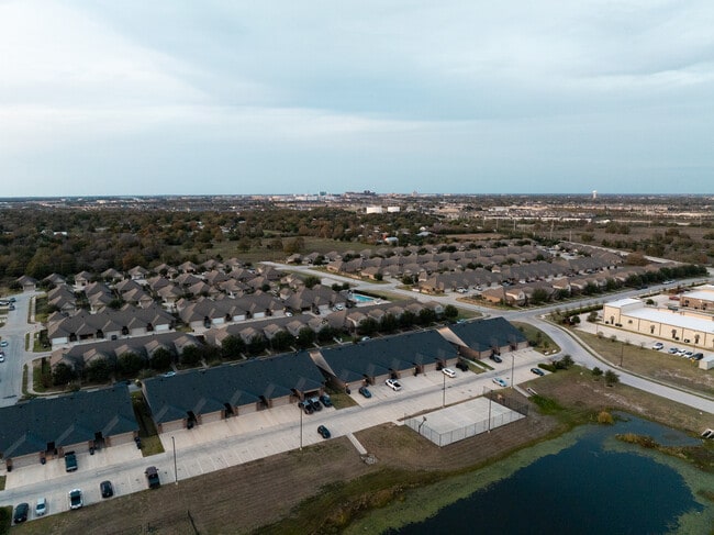 Building Photo - University Heights