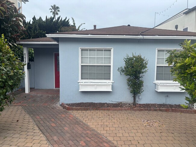 Building Photo - 111 Barney Ct
