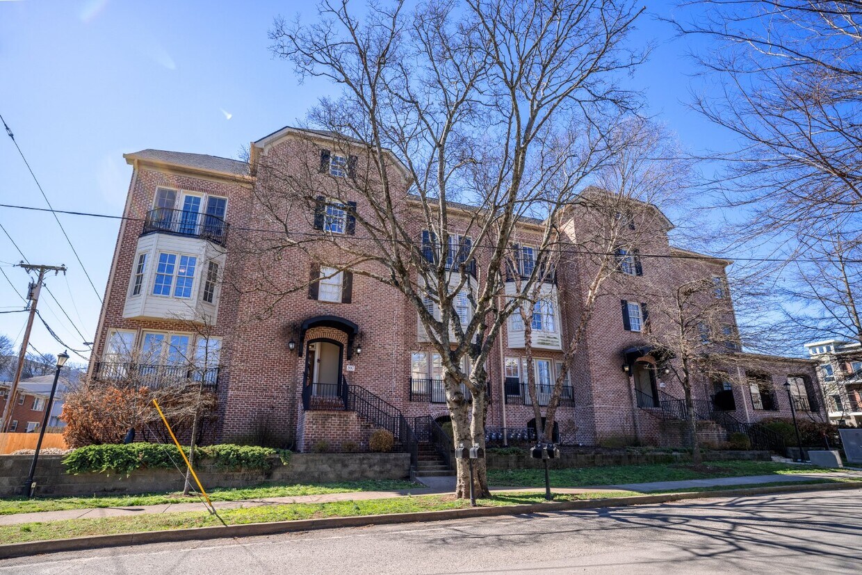 207 Mason Ave Unit 102, Nashville, TN 37203 Room for Rent in