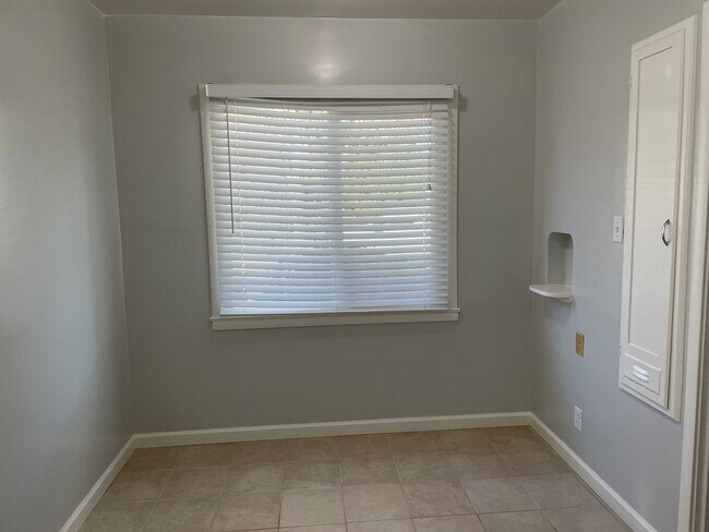Foto del edificio - Wonderful East Sac. Duplex