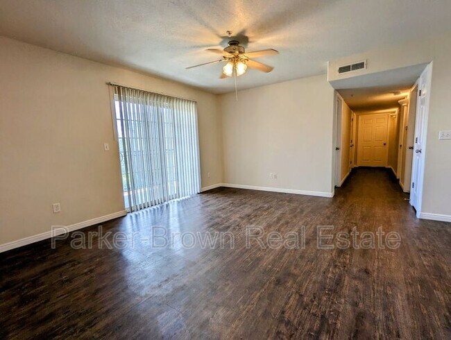 Building Photo - 1441 Westbury Way