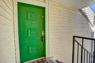 Building Photo - 8555 Fairmount Dr