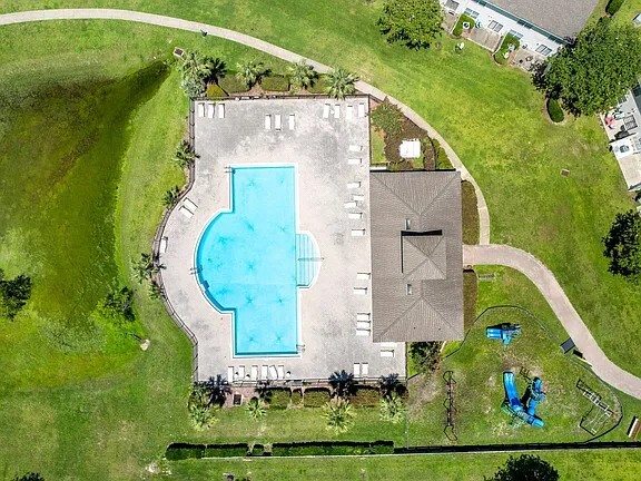 Building Photo - 711 Majestic Dr
