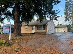 Building Photo - 3943 SE 115th Ave