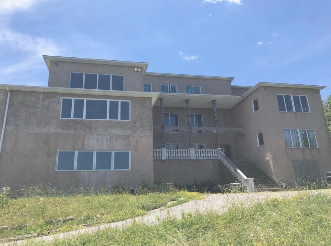 18 Susan Dr, Tuxedo Park, NY 10987 House Rental in Tuxedo Park, NY