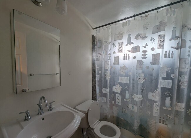 Foto del edificio - 3259 Bramson Pl