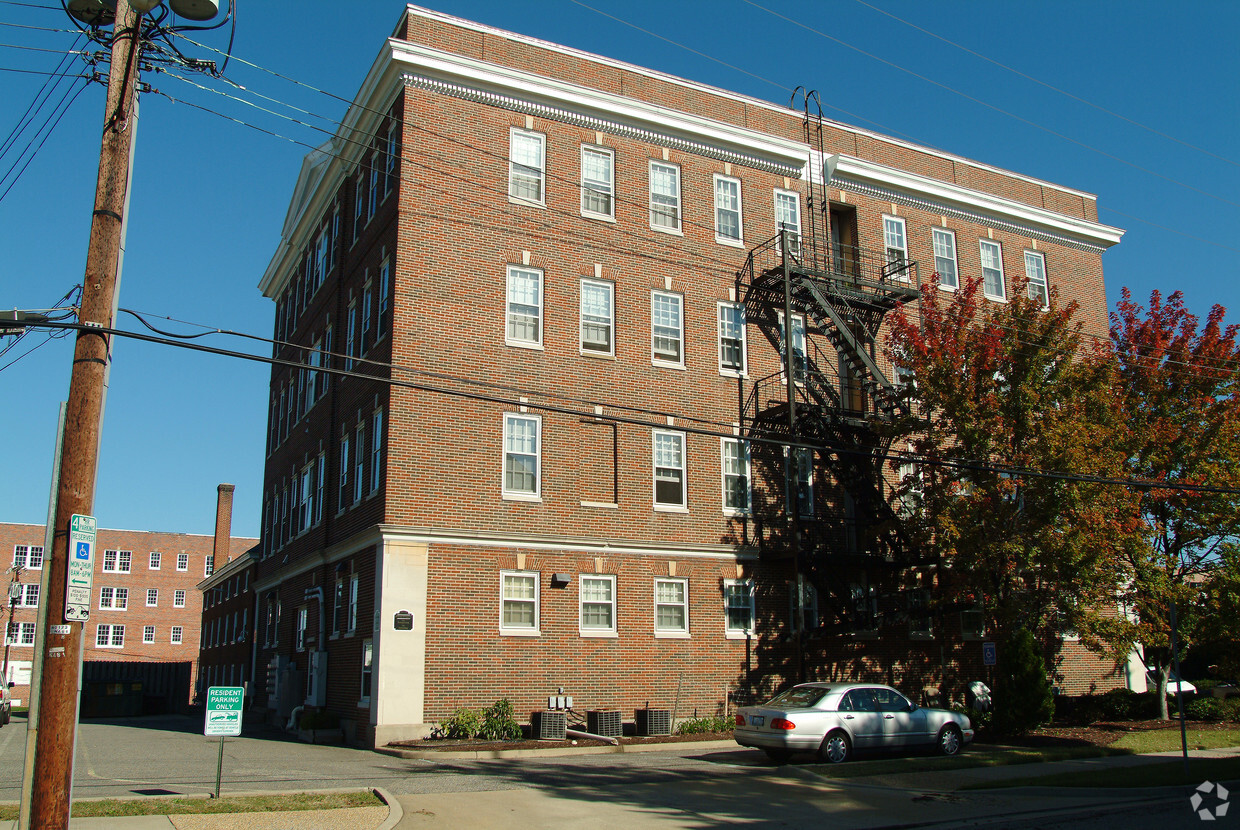 Building Photo - Medical Arts Senior Apartments