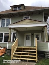 Building Photo - 413 S Walnut St
