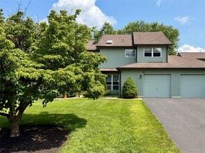 Building Photo - 15 Pond Dr W