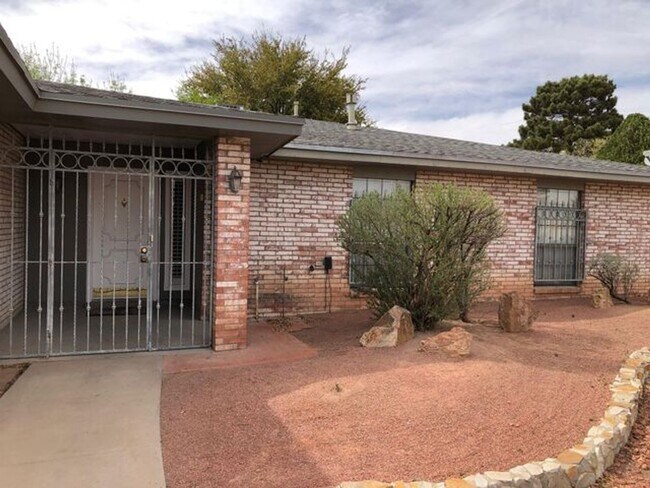Building Photo - Beautiful East El Paso Home!