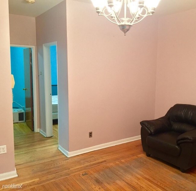Building Photo - 2 br, 1 bath  - 2340 29th St