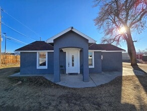 Building Photo - 3117-E 1/2 E 1/2 Rd