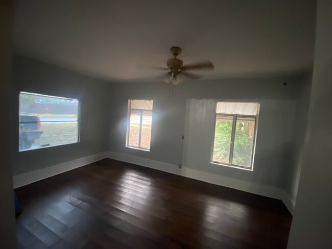 Foto del edificio - 4506 Neer Ave