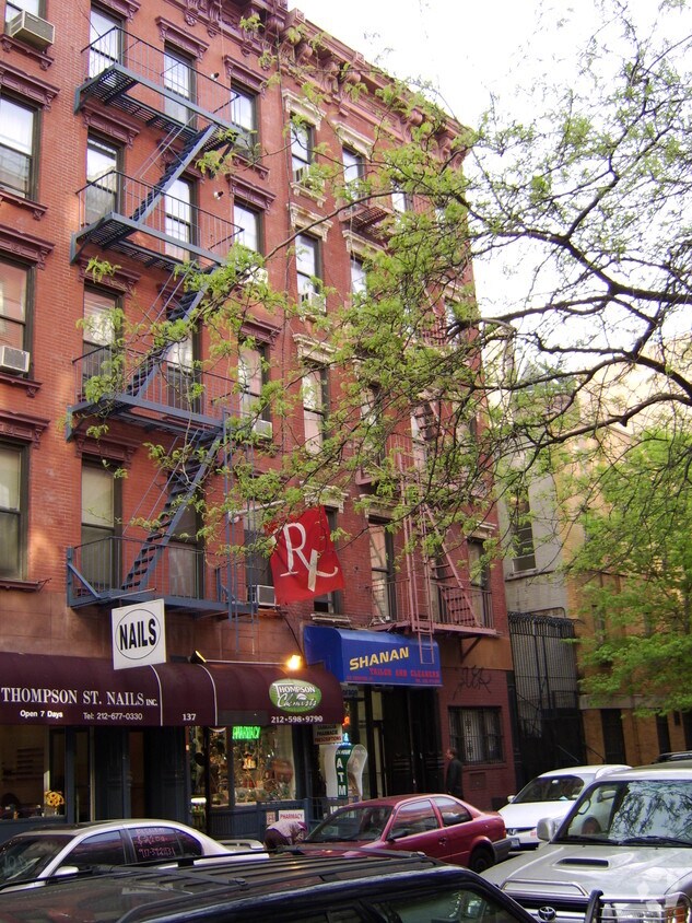 Building Photo - 139 Thompson St